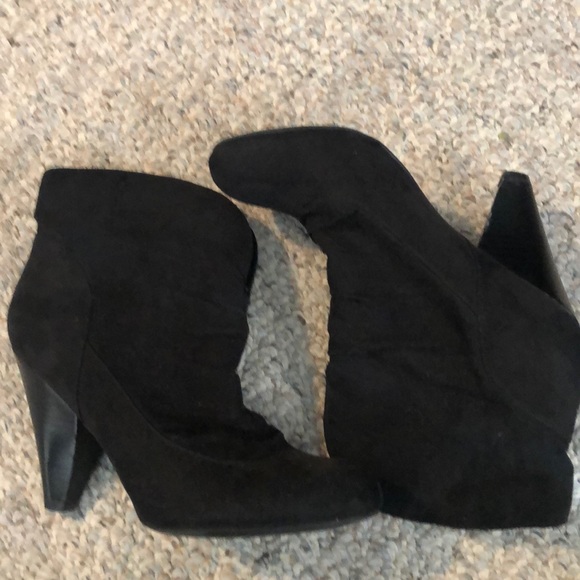 Boots - Picture 2 of 4